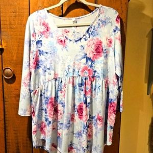 SHOPIN LA  Floral Top